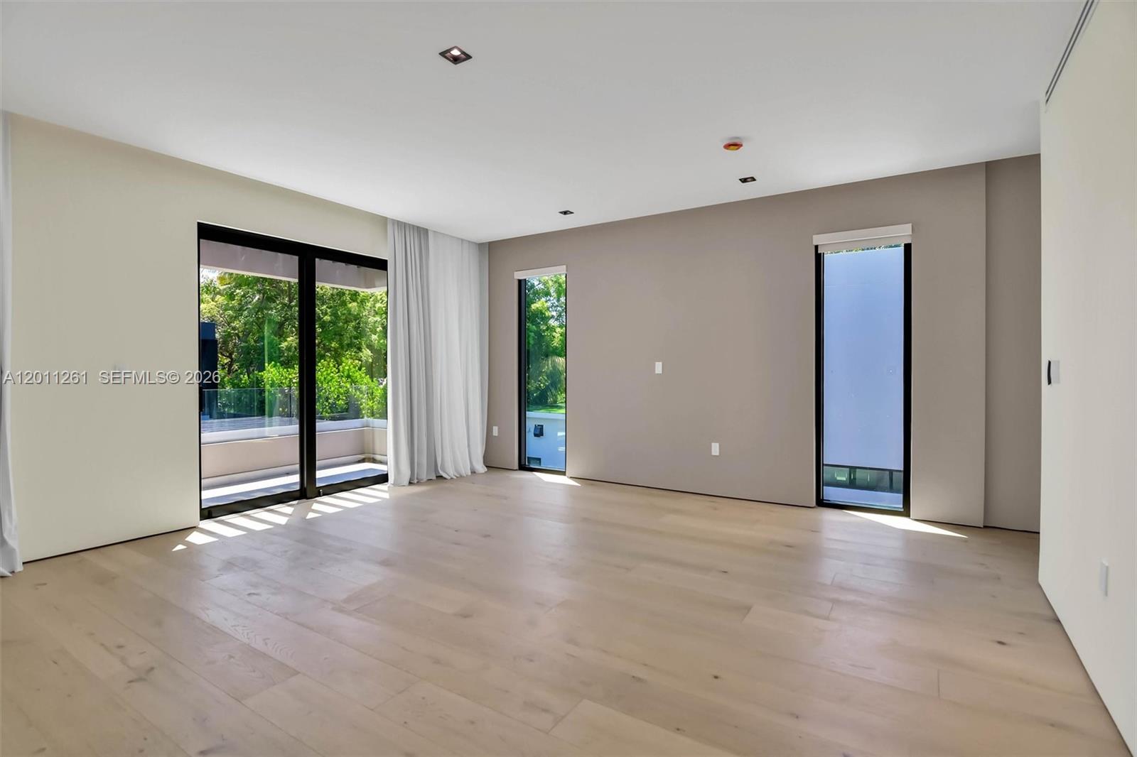 135 Southwest 29th Road Miami, FL 33129 - Photo 39 of 74