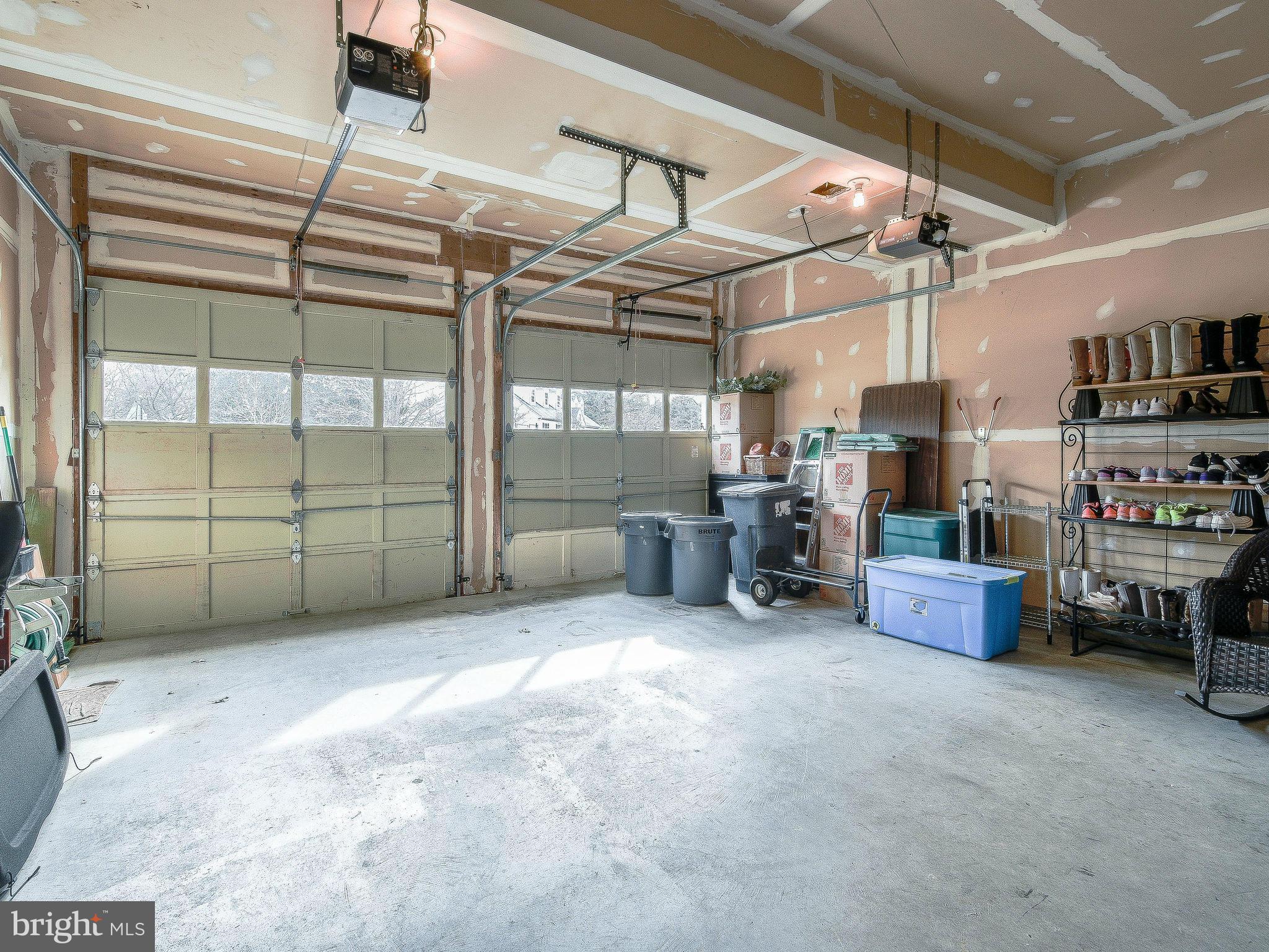 18312 Wickham Road Olney, MD 20832 - Photo 26 of 30 Garage