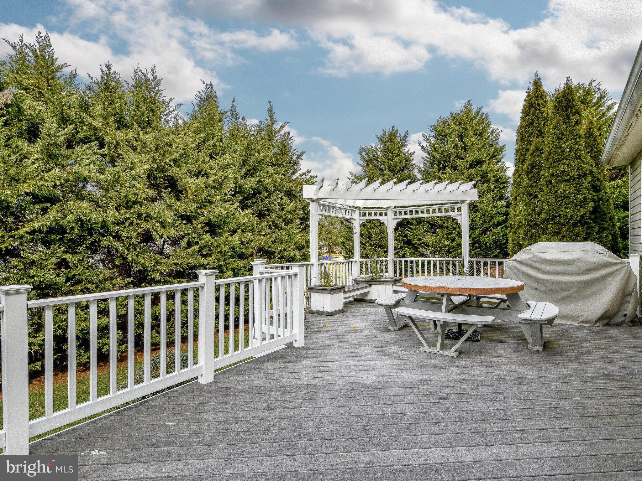 18312 Wickham Road Olney, MD 20832 - Photo 28 of 30 Deck