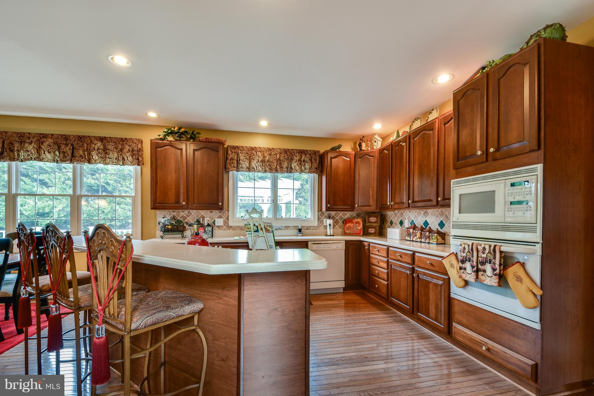 18312 Wickham Road Olney, MD 20832 - Photo 9 of 30 Kitchen