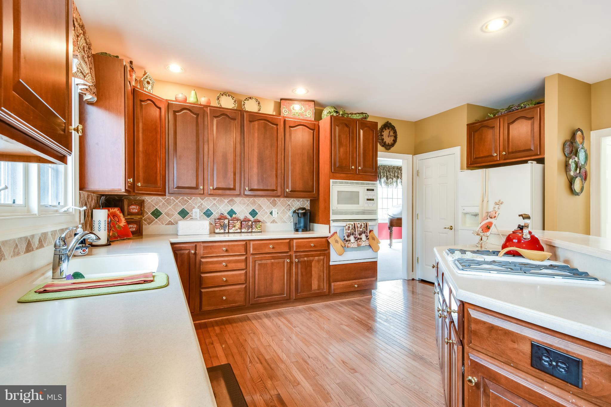 18312 Wickham Road Olney, MD 20832 - Photo 10 of 30 Kitchen