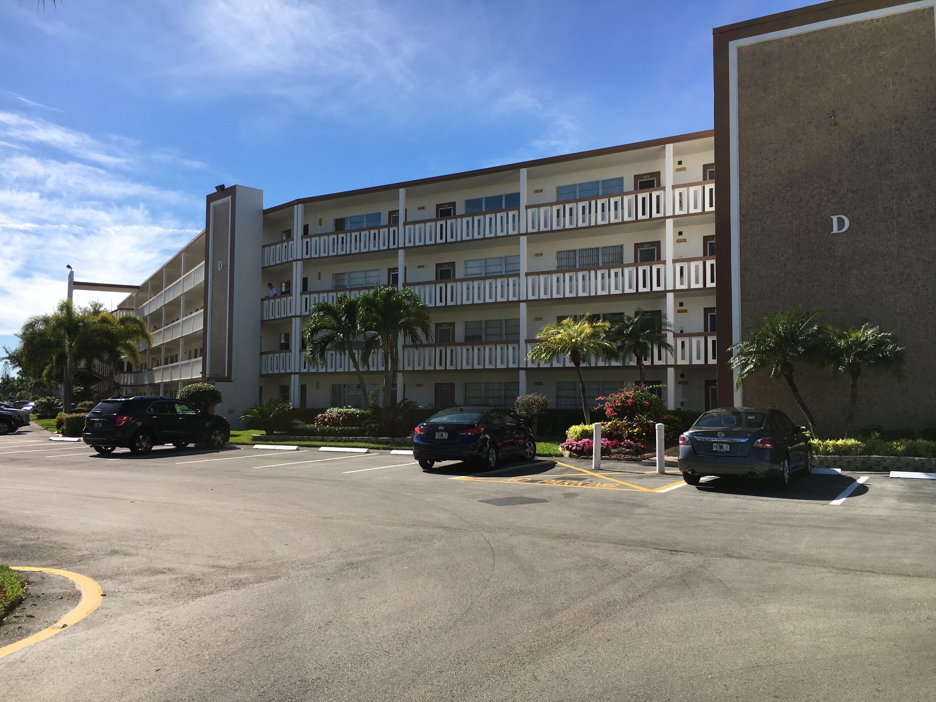 1075 Cornwall East Boca Raton, FL 33434 - Photo 1 of 1 Front View