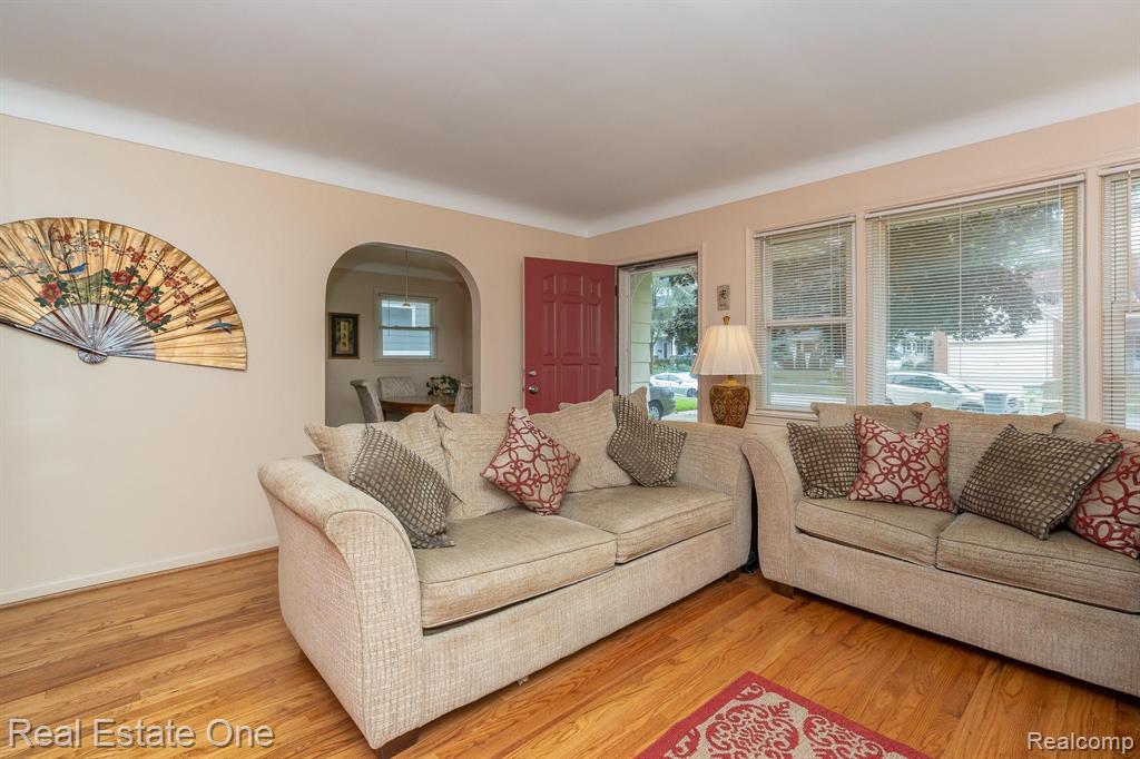 829 Miller Avenue Rochester, MI 48307 - Photo 6 of 25