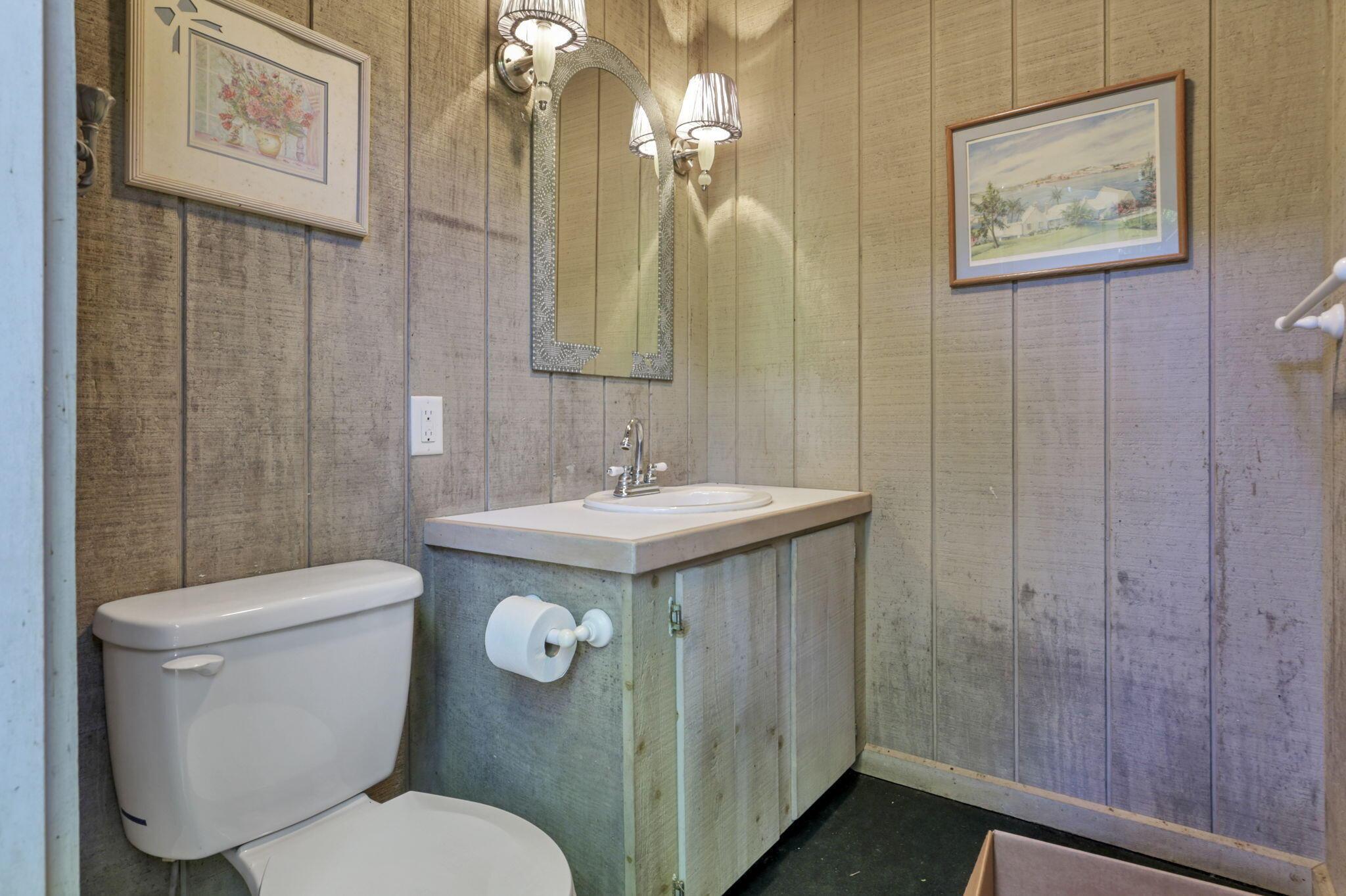 7255 Ridge Road Zanesville, OH 43701 - Photo 75 of 91 1/2 BA in pool house