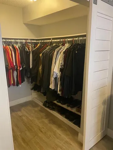 a view of walk in closet