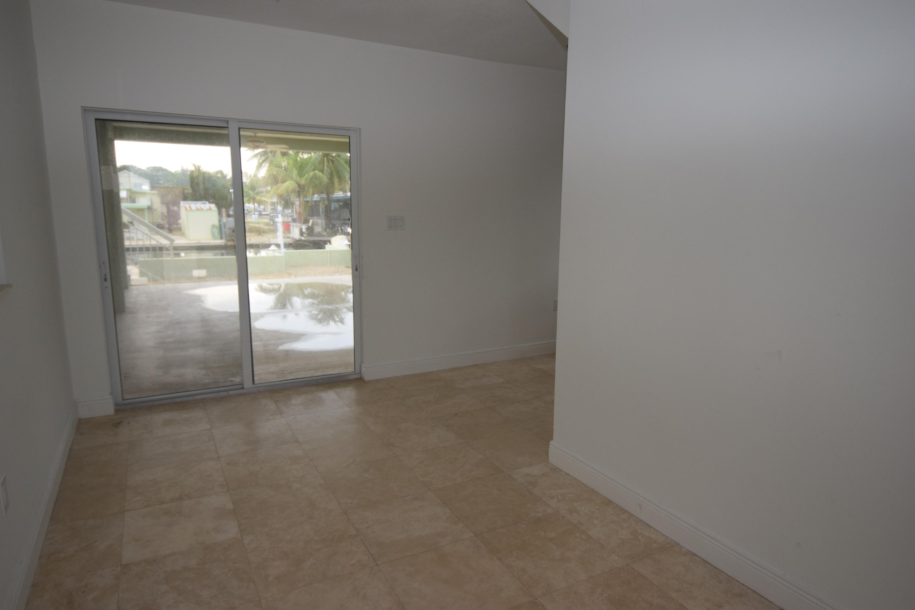 151 Long Key Road Key Largo, FL 33037 - Photo 4 of 35 Foyer