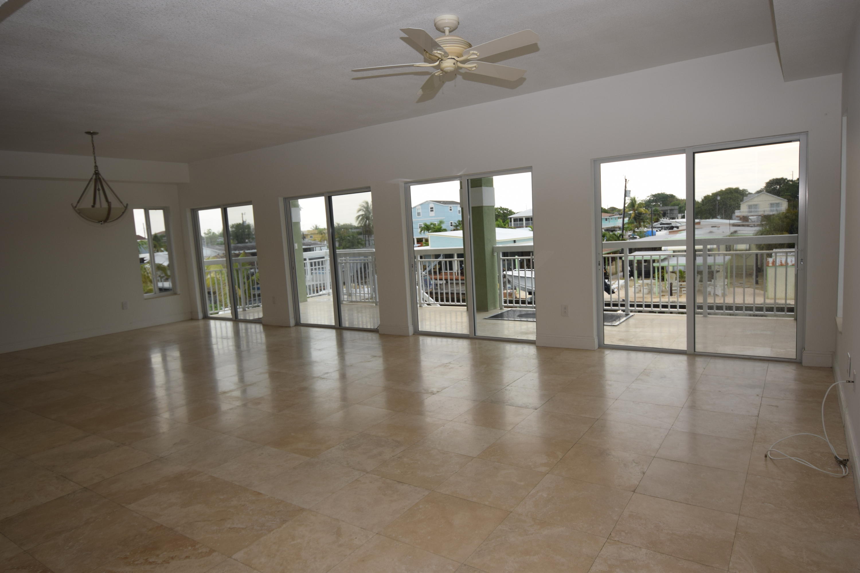151 Long Key Road Key Largo, FL 33037 - Photo 5 of 35 Family room
