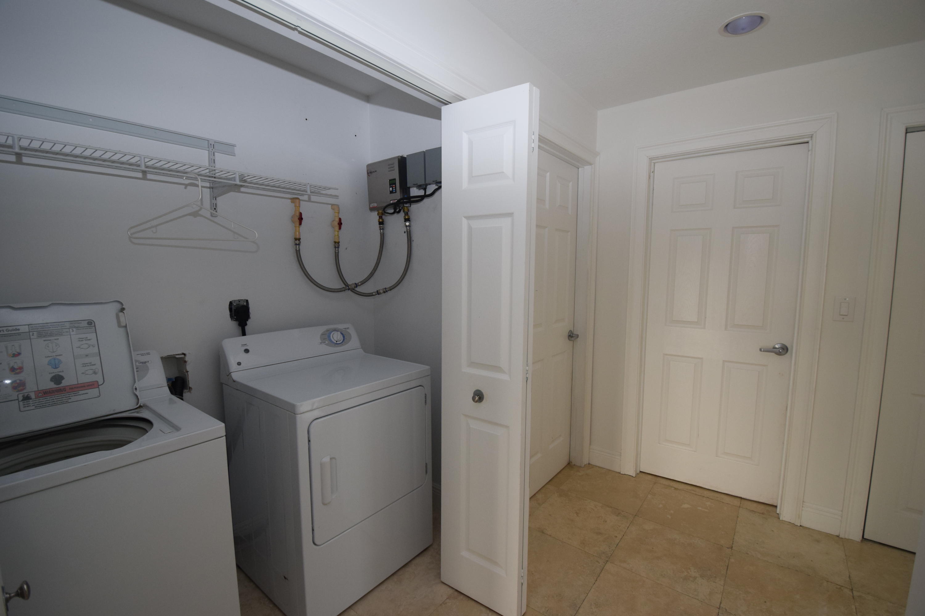 151 Long Key Road Key Largo, FL 33037 - Photo 10 of 35 Laundry