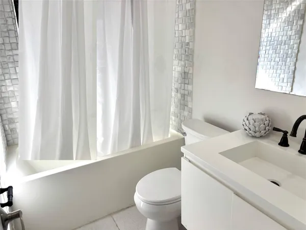 $725,000 | 2101 Northeast 55th Court, Fort Lauderdale, FL 33308