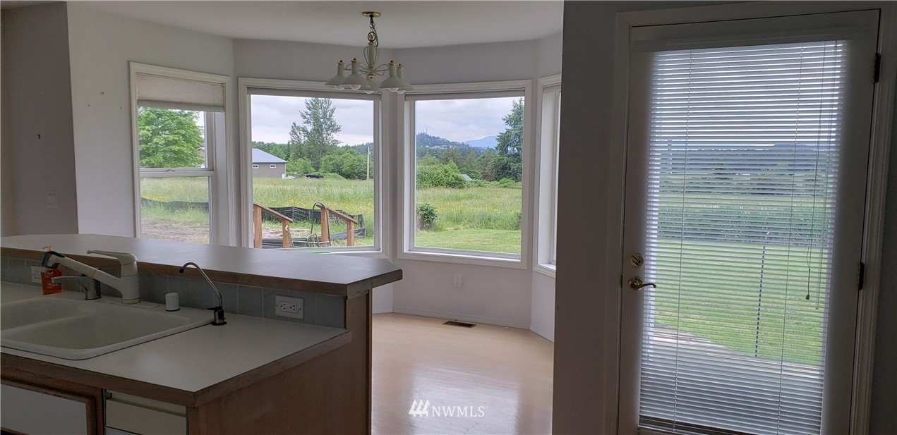 3209 Swan Road Mount Vernon, WA 98273 - Photo 7 of 10 Gallery Image 7