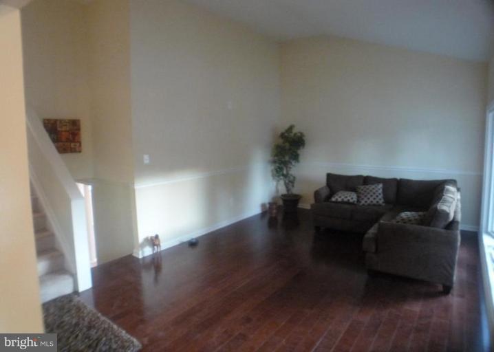 503 Shamrock Lane Pikesville, MD 21208 - Photo 3 of 21 Living Room