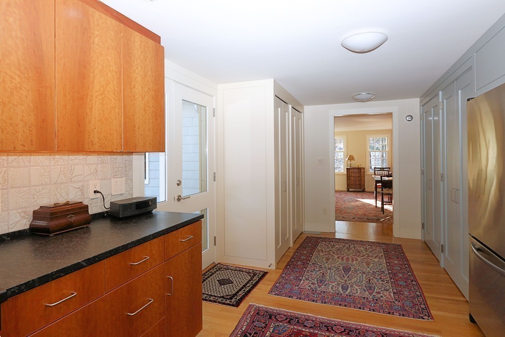 12 Plain Road Wayland, MA 01778 - Photo 7 of 22