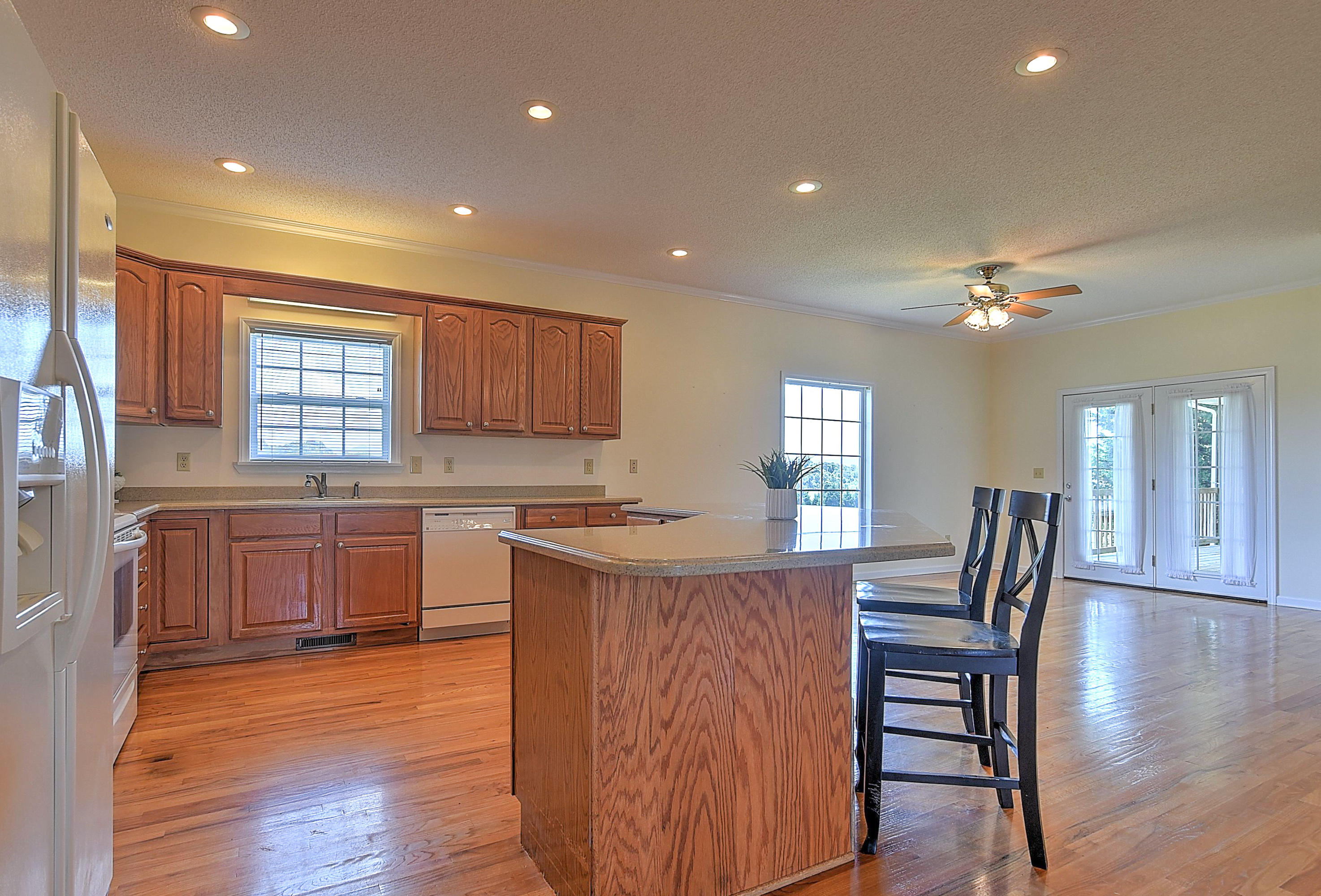 117 Sand Ridge Circle Jonesborough, TN 37659 - Photo 5 of 31 117 Sand Ridge-17
