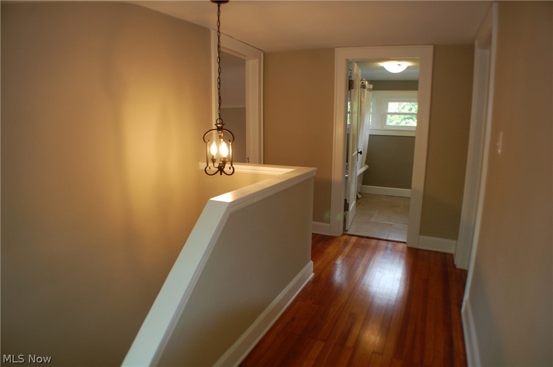 2277 Lamberton Road Cleveland, OH 44118 - Photo 21 of 34 Third floor hall--gleaming floors!