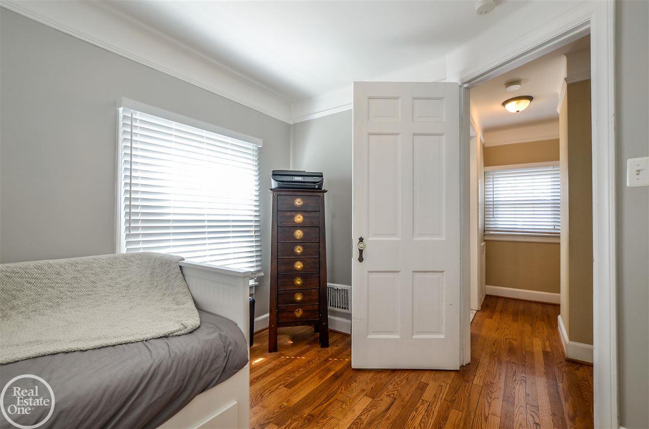 1753 Hampton Road Grosse Pointe Woods, MI 48236 - Photo 20 of 29