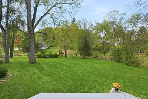 $1,299,000 | 14 Garey Drive, Chappaqua, NY 10514