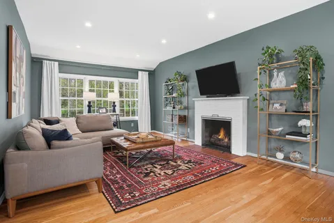 $1,299,000 | 14 Garey Drive, Chappaqua, NY 10514