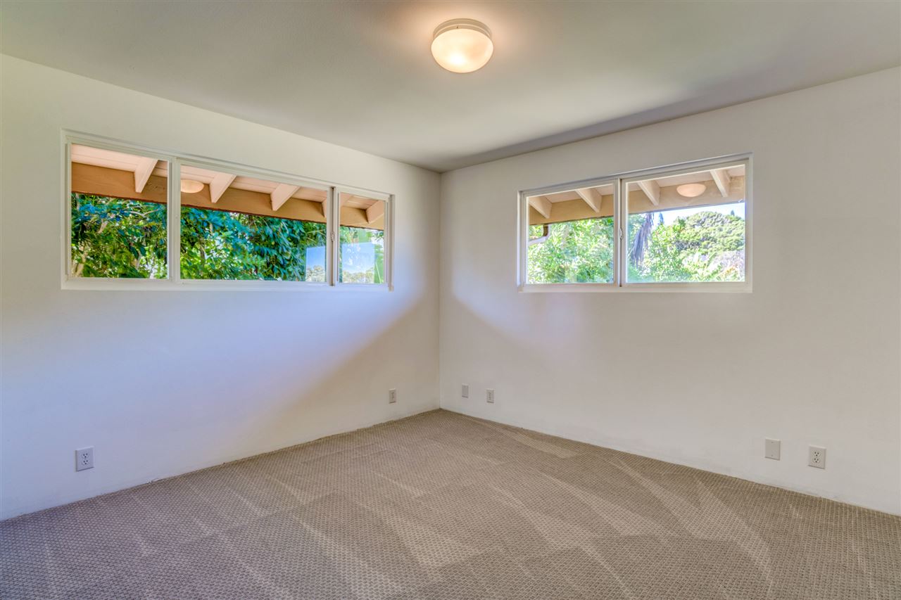 238 South Holokai Road Haiku, HI 96708 - Photo 17 of 28 an empty room with windows