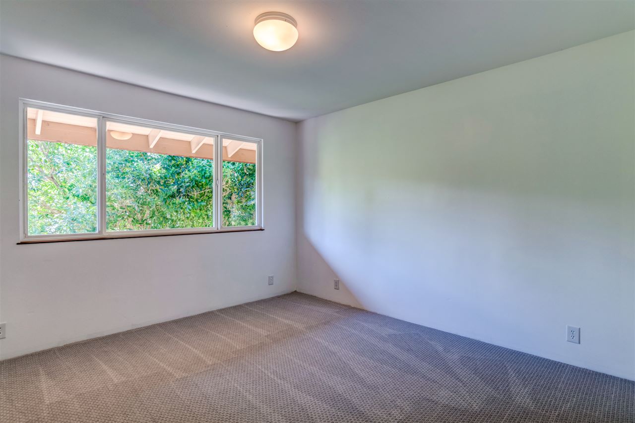 238 South Holokai Road Haiku, HI 96708 - Photo 18 of 28 an empty room with a window
