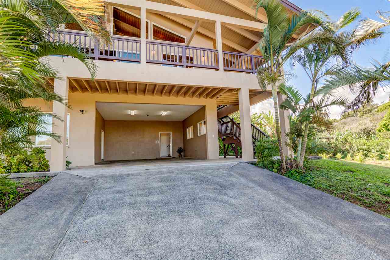 238 South Holokai Road Haiku, HI 96708 - Photo 3 of 28 a view of an entrance of the building