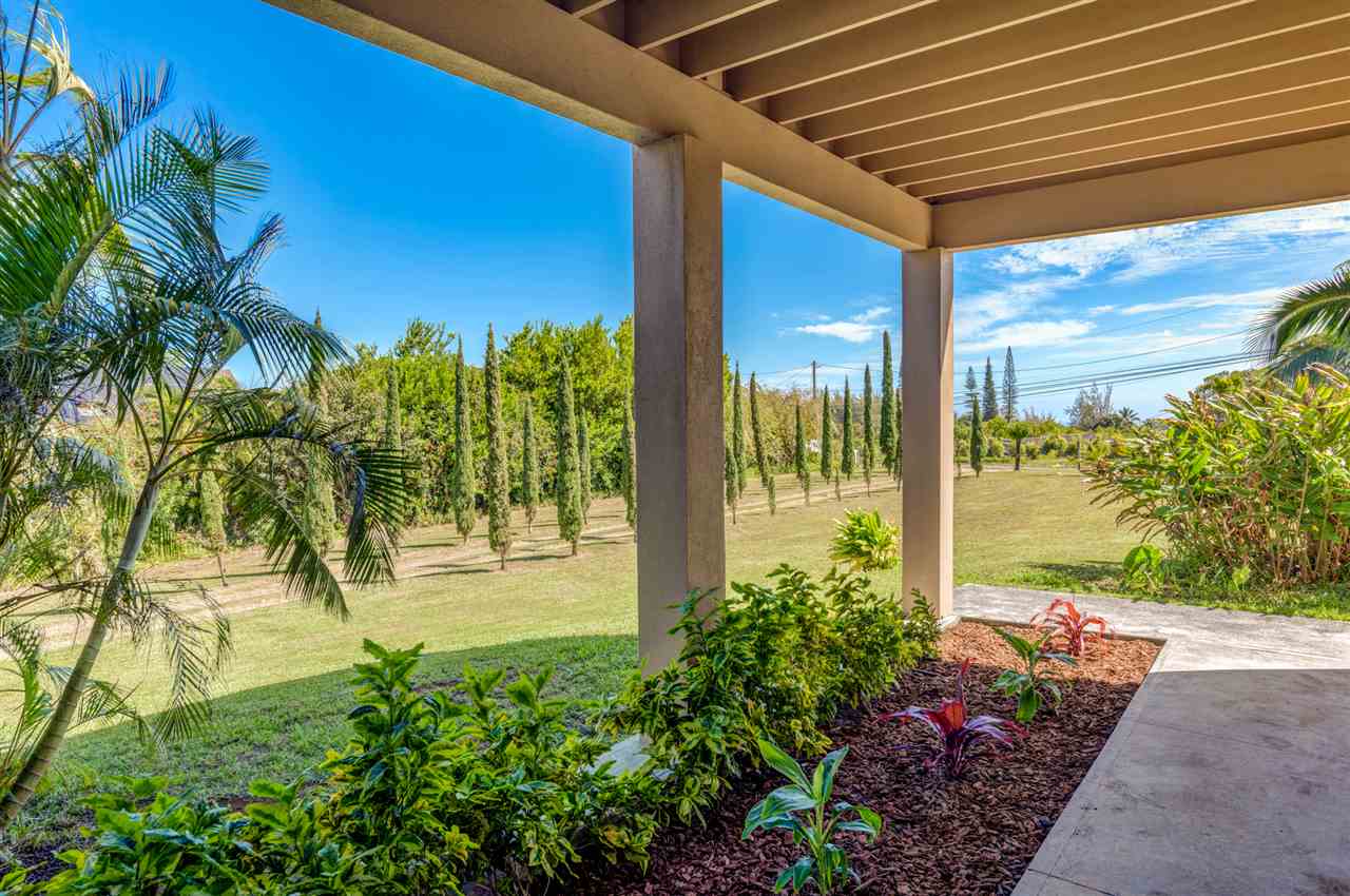 238 South Holokai Road Haiku, HI 96708 - Photo 4 of 28 a view of a porch