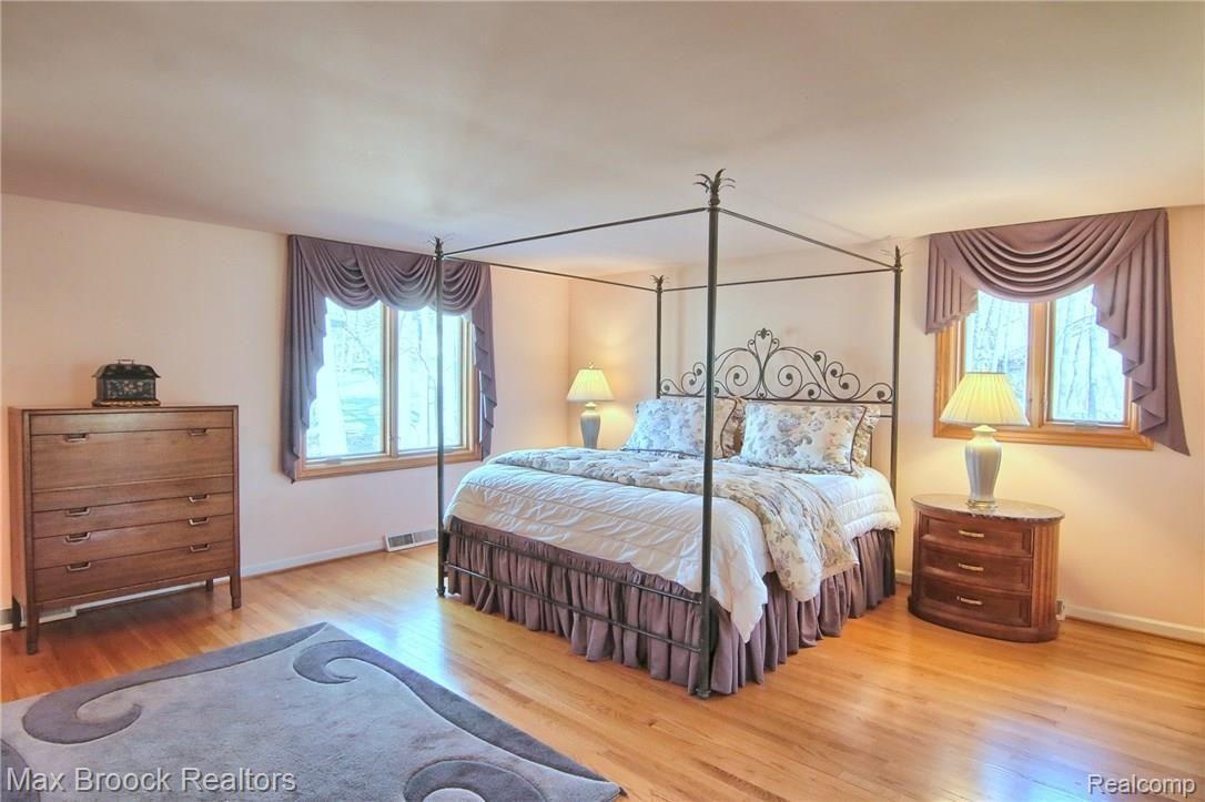 638 Overbrook Road Bloomfield Hills, MI 48302 - Photo 15 of 41 Master_Bedroom.jpg