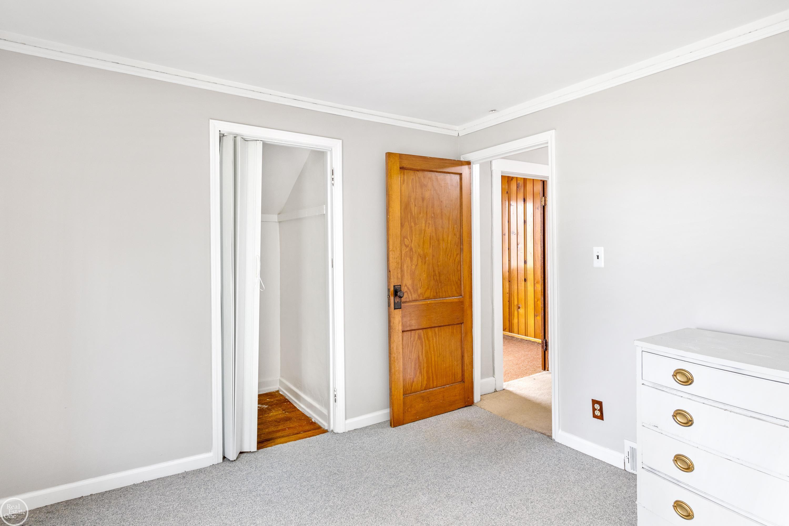 15151 Stephens Road Eastpointe, MI 48021 - Photo 19 of 41 50117363-18.JPG