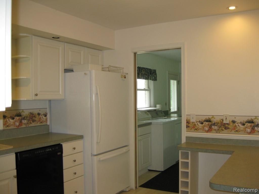 16705 Merriman Road Livonia, MI 48154 - Photo 9 of 51 IMG_2487.JPG