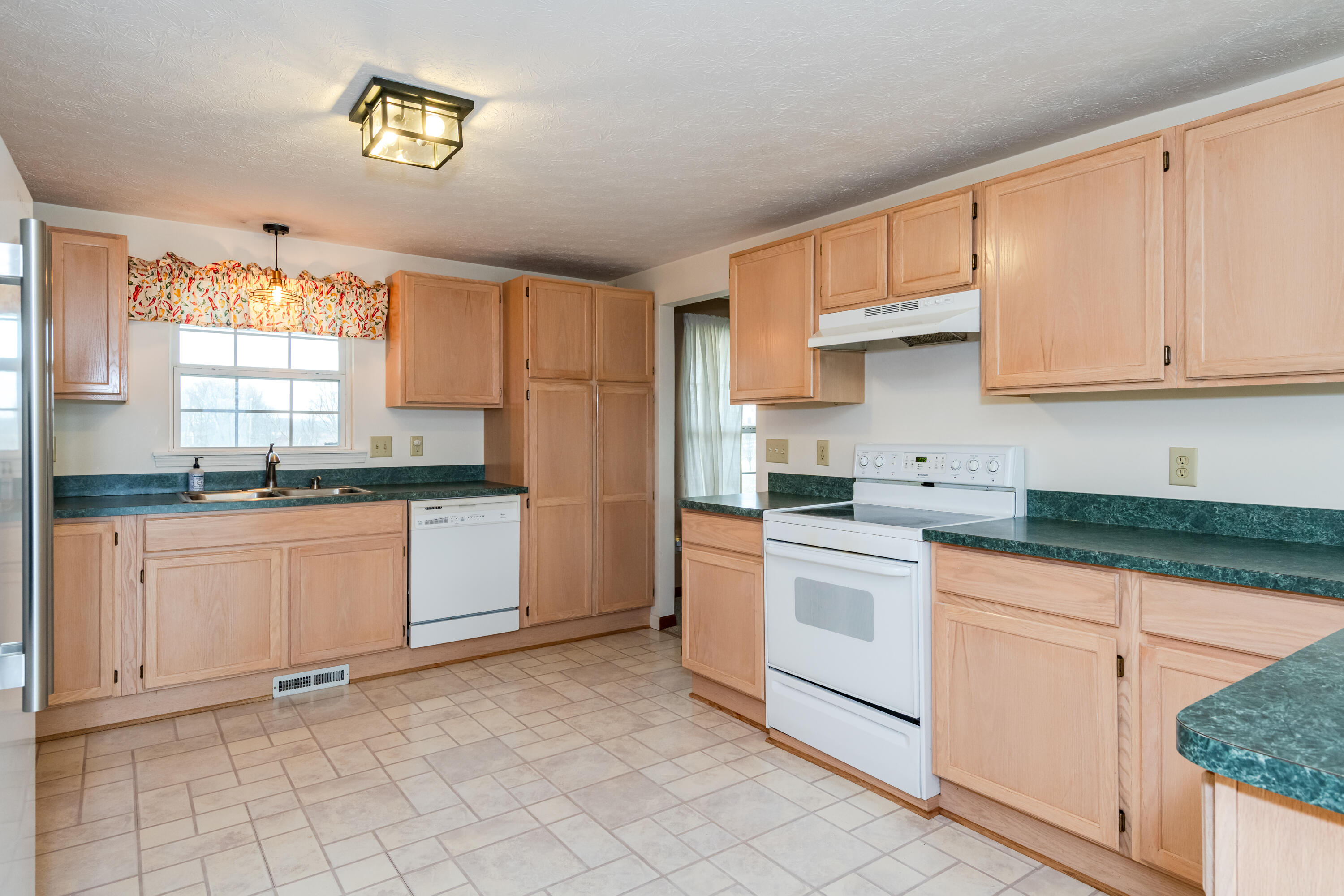 929 North Tecumseh Road Springfield, OH 45504 - Photo 9 of 55