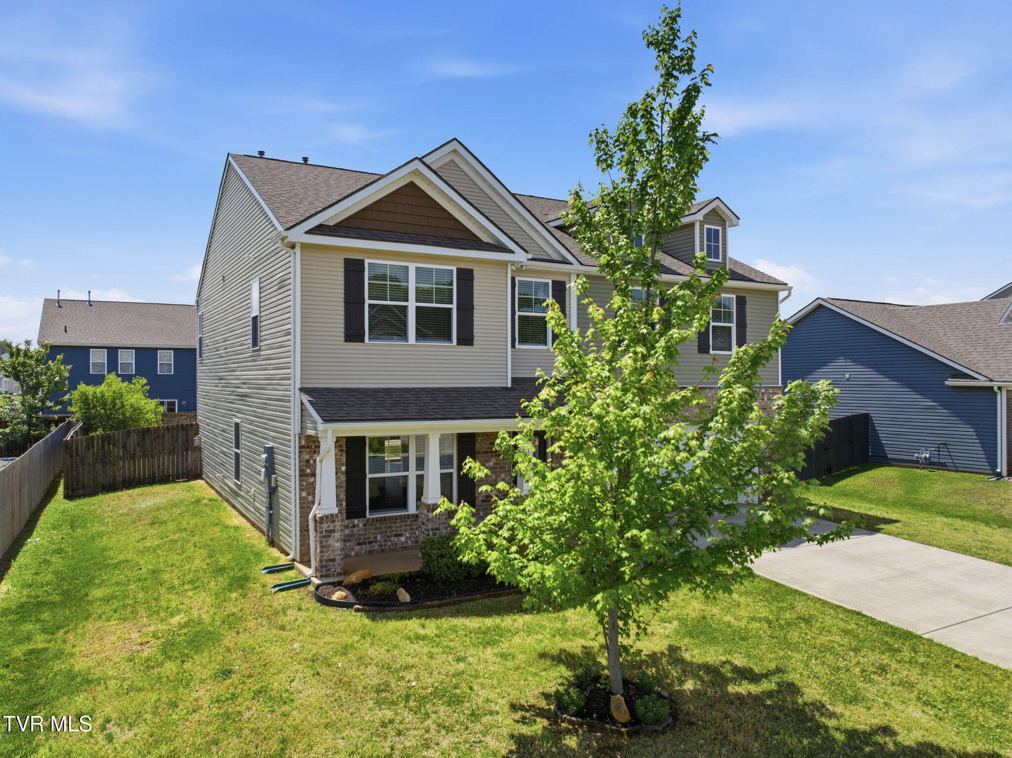 1129 Raccoon Lane Piney Flats, TN 37686 - Photo 3 of 41 23-web-or-mls-1129 Raccoon Ln-3