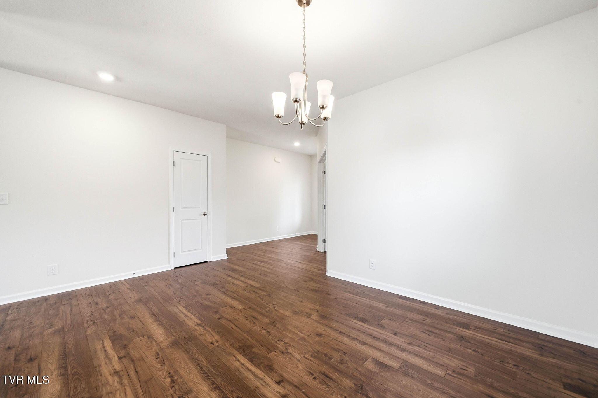 1129 Raccoon Lane Piney Flats, TN 37686 - Photo 7 of 41 9-web-or-mls-1129 Raccoon Ln-17