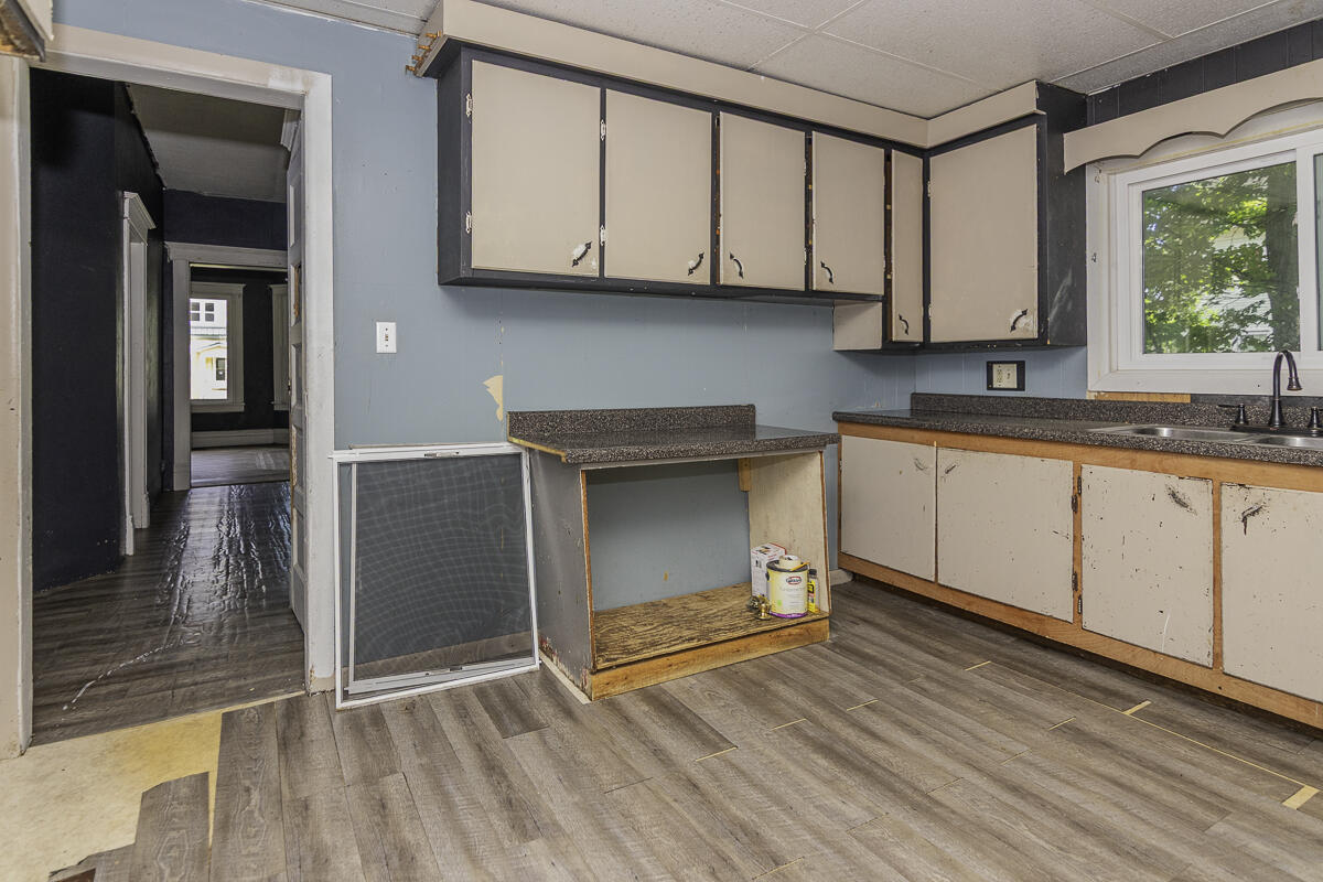 205 West Sherwood Street Decatur, MI 49045 - Photo 5 of 21 Kit A