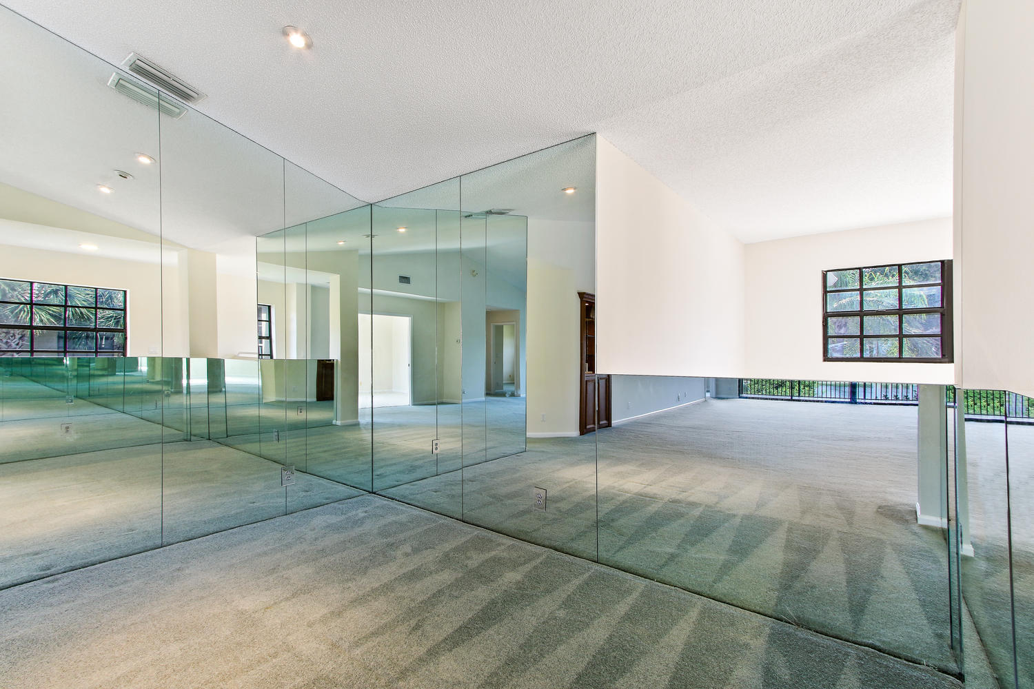 22751 Mandeville Place, Unit B Boca Raton, FL 33433 - Photo 17 of 20 Dining area