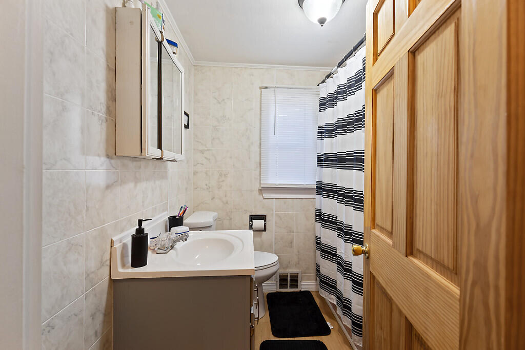 1145 Waterville Road Skowhegan, ME 04976 - Photo 14 of 113 08_BP5A7987_DxO_mls