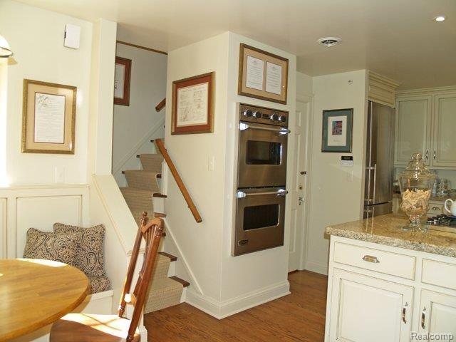39 Beverly Road Grosse Pointe, MI 48236 - Photo 11 of 25 Kitchen Stairs