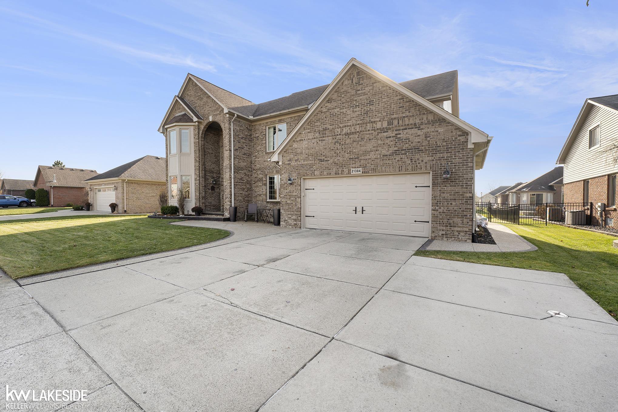 21384 Rome Drive Macomb, MI 48044 - Photo 3 of 36 50096654-2.JPG