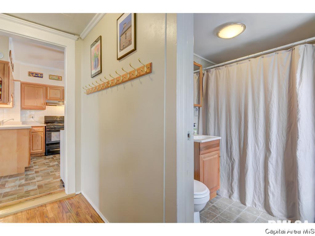 2014 North 16th Street Springfield, IL 62702 - Photo 12 of 28