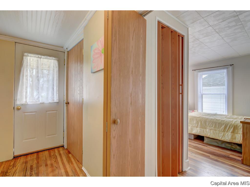 2014 North 16th Street Springfield, IL 62702 - Photo 13 of 28