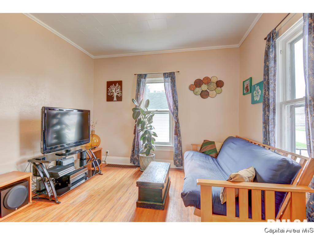 2014 North 16th Street Springfield, IL 62702 - Photo 7 of 28