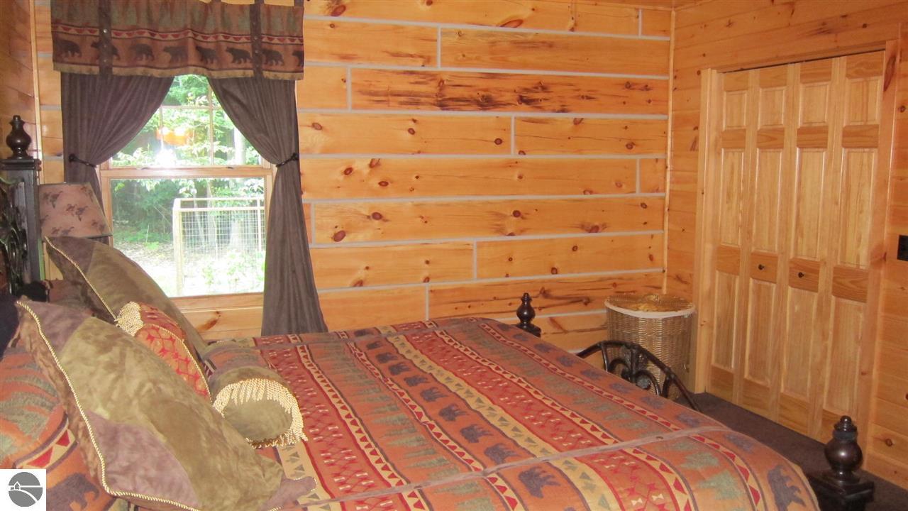5454 West Cove Road Honor, MI 49640 - Photo 21 of 35 1775610-20.JPG