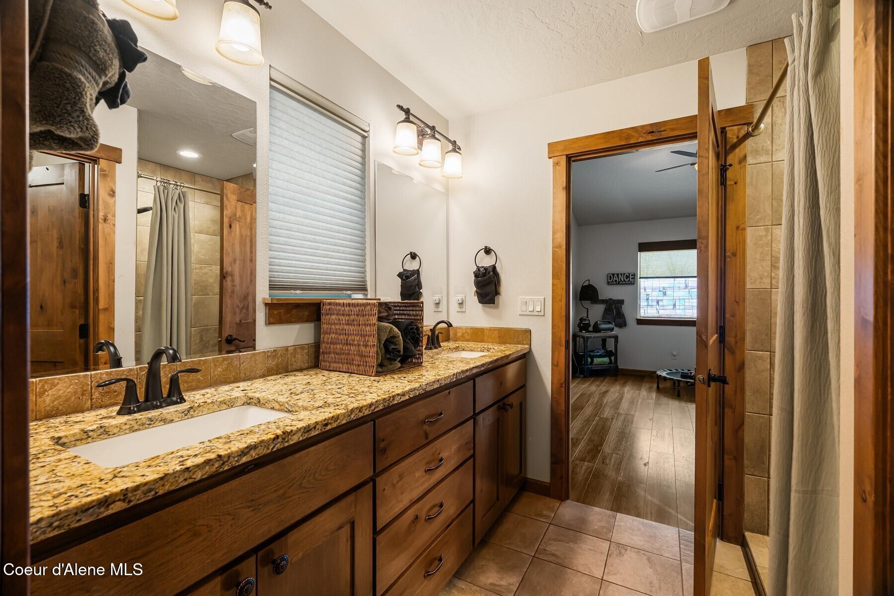 13439 North Shimmering Court Rathdrum, ID 83858 - Photo 38 of 52 Master bathroom