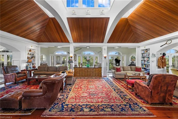 $4,695,000 | 16475 Captiva Drive, Captiva, FL 33924