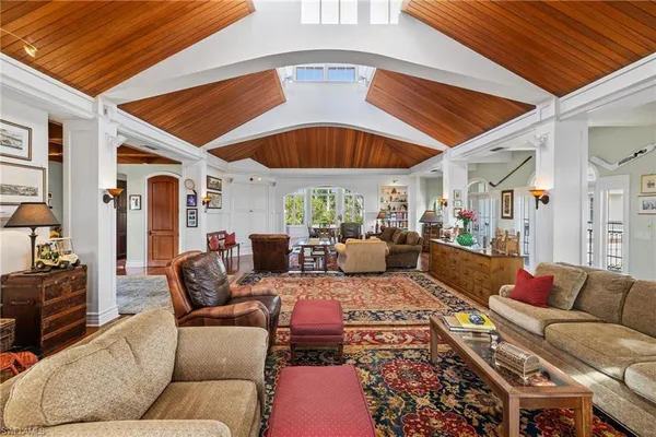 $4,695,000 | 16475 Captiva Drive, Captiva, FL 33924