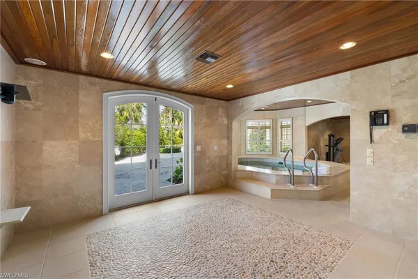 $4,695,000 | 16475 Captiva Drive, Captiva, FL 33924