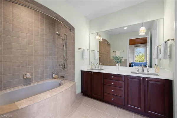 $4,695,000 | 16475 Captiva Drive, Captiva, FL 33924