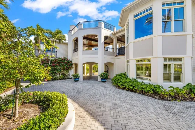 $5,495,000 | 16475 Captiva Drive, Captiva, FL 33924
