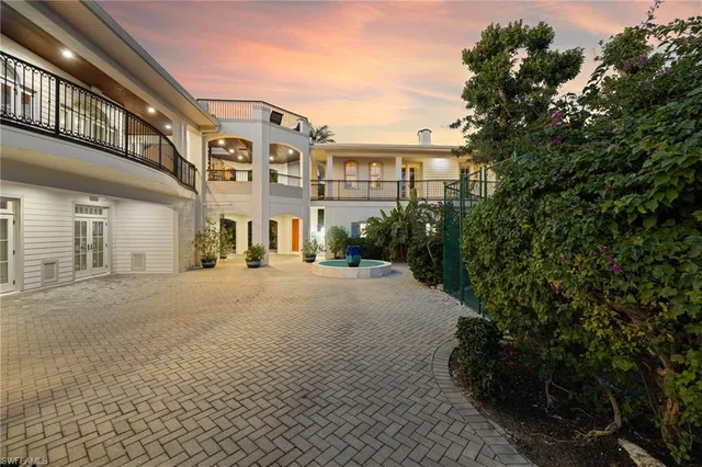 $5,495,000 | 16475 Captiva Drive, Captiva, FL 33924