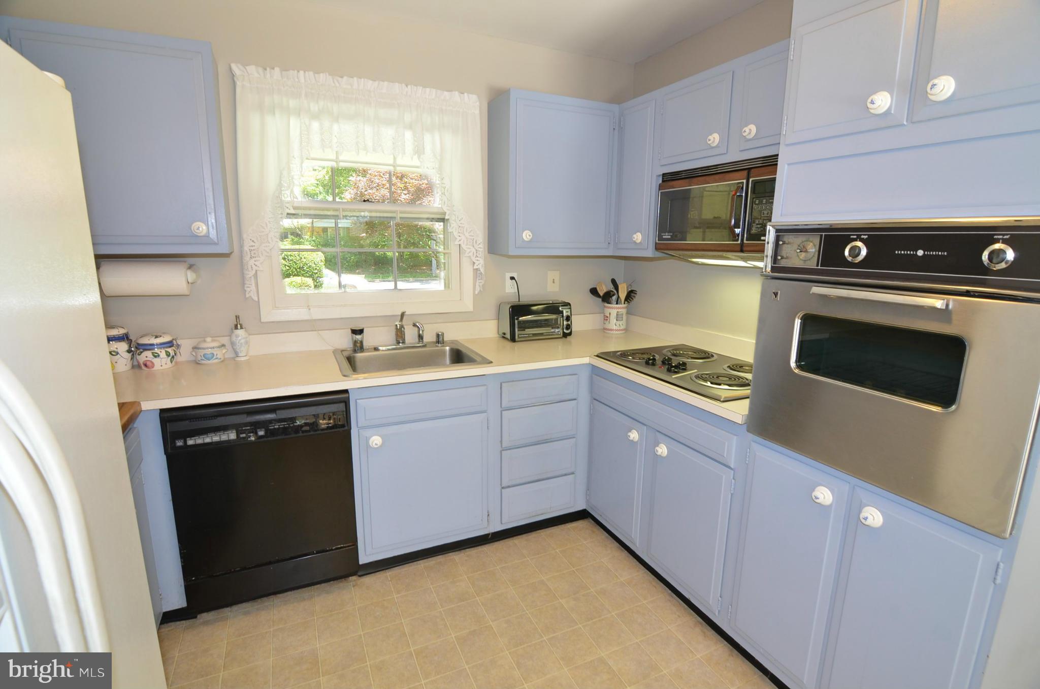 1707 Tarleton Way Crofton, MD 21114 - Photo 7 of 22 Kitchen