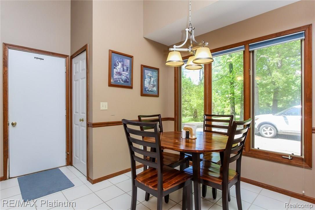 1417 Mower Road Pinckney, MI 48169 - Photo 6 of 36 008-Dining_Room-4251818-medium.jpg