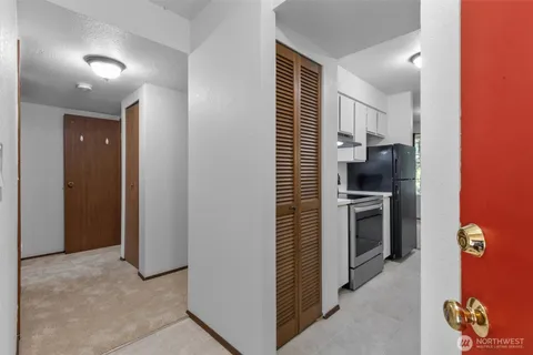 $399,000 | 16200 Northeast 12th Court, Unit D59, Bellevue, WA 98008